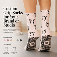 Chaussettes de yoga pour femmes, chaussettes antidérapantes personnalisées pour le Pilates, chaussettes à logo personnalisé, chaussettes douces et extensibles en tricot avec points en silicone, chaussettes d'entraînement pour la barre et la danse