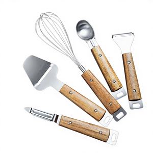Ensemble d'ustensiles de cuisine en acier inoxydable avec poignée en bois, éplucheur non électrique, pelle à fromage, ouvre-boîte, râpe à melon, râpe à fruits, batteur à œufs - Product Image 1