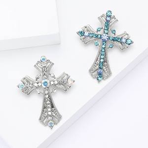 Nouveauté 2026 : Broches Croix Élégantes avec Strass Tendance pour Robes et Invitations de <span class=keywords><strong>Mariage</strong></span> - Product Image 2
