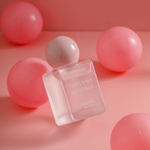 Parfum pour femme en spray, taille standard, senteur romantique rose, fruité et encens, pour l'ambiance thé dansant, idéal pour étudiants et les passionnés de niche en ligne - Product Image 4