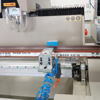 Mesin Bor dan Frais CNC Presisi Tinggi WEIKE CNC Dapat Diputar di Tiga Sisi untuk Mesin Pembuatan Jendela dan Pintu