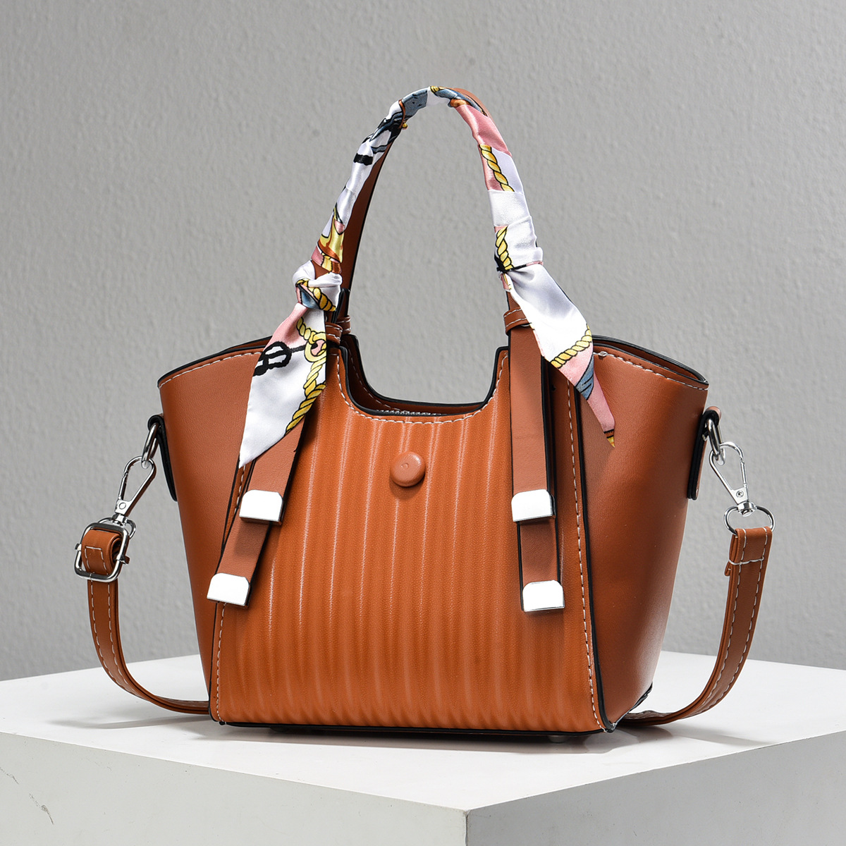 Free Sample Leather Handbags 2025 New Design, Waterproof