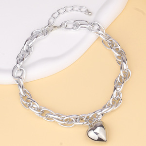 Collar de Cadena Gruesa con Forma de Corazón, de Aleación de Zinc Dorada, para Fiestas, Collares con Colgante de Moda - Product Image 2