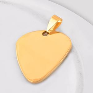 قلادة دلاية ذاتية الصنع مطلية بالذهب مع نص ونقشة الاسم قلادة جيتار مع قلادة مطلية بالتصميم حسب الطلب - Product Image 3