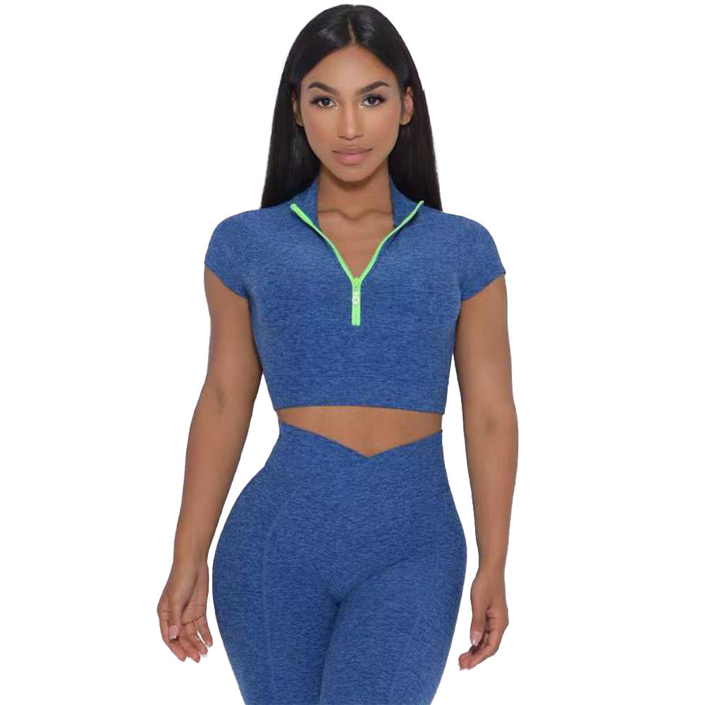 เสื้อยืดสีฟ้า