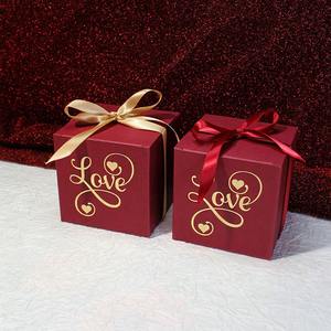 Boîtes à dragées de mariage personnalisées de petite taille, emballage en papier pour cadeaux de bonbons sucrés, emballage cadeau, laminage mat, gaufrage, type dossier plié - Product Image 1