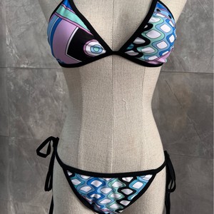 Set Bikini Stampato 3 Pezzi con Copricostume Sarong, <span class=keywords><strong>Costume</strong></span> da Bagno Retrò Colorato con Gonna Avvolgente per Vacanze al Mare - Product Image 5