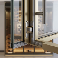 Armoire à vin moderne minimaliste avec cadre en métal et étagères en bois, réfrigérateur à vin grande capacité pour séparation de salon