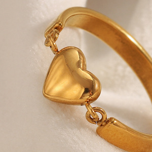 Bague ouverte en forme de cœur en acier inoxydable plaqué or 18 carats, minimaliste, résistante à l'eau et au ternissement, bijoux quotidiens pour femmes - Product Image 5