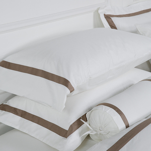 Parure de <span class=keywords><strong>lit</strong></span> en coton pour hôtel 5 étoiles : Housse de couette, taies d'oreiller blanches, draps et couvre-lits en <span class=keywords><strong>lin</strong></span> – Collection économique pour chambre à coucher - Product Image 2