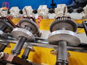 Machine de formage de tubes octogonaux personnalisée avec poinçonnage pour porte roulante, ajout de logo - Product Image 6