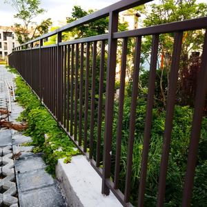 <span class=keywords><strong>รั้ว</strong></span>อะลูมิเนียมอัลลอยด์ทันสมัย<span class=keywords><strong>แบบ</strong></span>ใหม่ พร้อมเคลือบผงสีดำ แผงตกแต่ง ป้องกันการกัดกร่อน ปรับขนาดได้ - Product Image 4