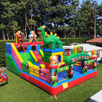 Château gonflable à thème de dessin animé, toboggan aquatique à double piste, mur d'escalade, matériau PVC écologique de haute qualité