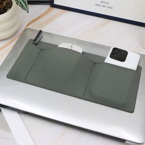 Pochette de rangement adhésive RTS à 3 niveaux pour ordinateurs portables, tablettes, iPad, souris, écouteurs – Sac promotionnel tendance et organisateur - Product Image 3