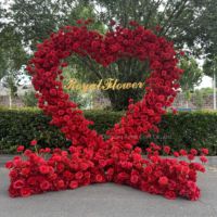 Nouveau Design Arche de Fleurs de 2,1 m Décoration de Mariage Fond Arche Artificielle en Forme de Cœur Rouge pour Décoration de Scène de Fête de Mariage