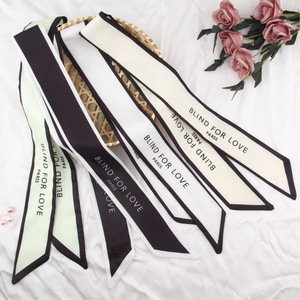 Nastro Stretto con Stampa <span class=keywords><strong>di</strong></span> Lettere, Nastro in Raso <span class=keywords><strong>di</strong></span> <span class=keywords><strong>Seta</strong></span> a Due Bordi, <span class=keywords><strong>Sciarpa</strong></span> Quadrata in Twill con Stampa Personalizzata per Donne - Product Image 1