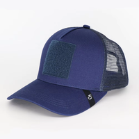Marineblauwe mesh baseballcap met afneembare patch, verstelbaar, ademend ontwerp met Argyle fruitmotieven voor dagelijks buitengebruik