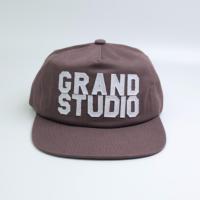 Chapeau rétro marron en coton non structuré 5 pièces à pression, chapeau brodé avec patch de lettre personnalisé, chapeau à lanière en cuir