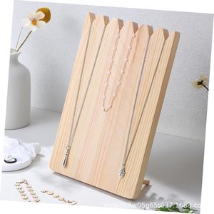 Support de rangement pour bijoux en bois 18x27x1.8cm, présentoir de bureau pour colliers et bracelets, couleur bois naturel, style étagère - Product Image 3