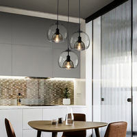 Lustre moderne nordique à trois têtes pour salle à manger, luminaire suspendu en verre créatif de luxe, design de bar simple et personnalisé