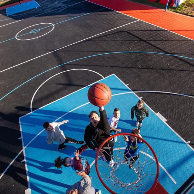 Revêtement de sol de terrain de basket extérieur en caoutchouc de pneu recyclé