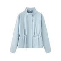 Veste coupe-vent légère et décontractée pour femme avec col montant, taille à cordon de serrage, patte de boutonnage cachée et coupe courte