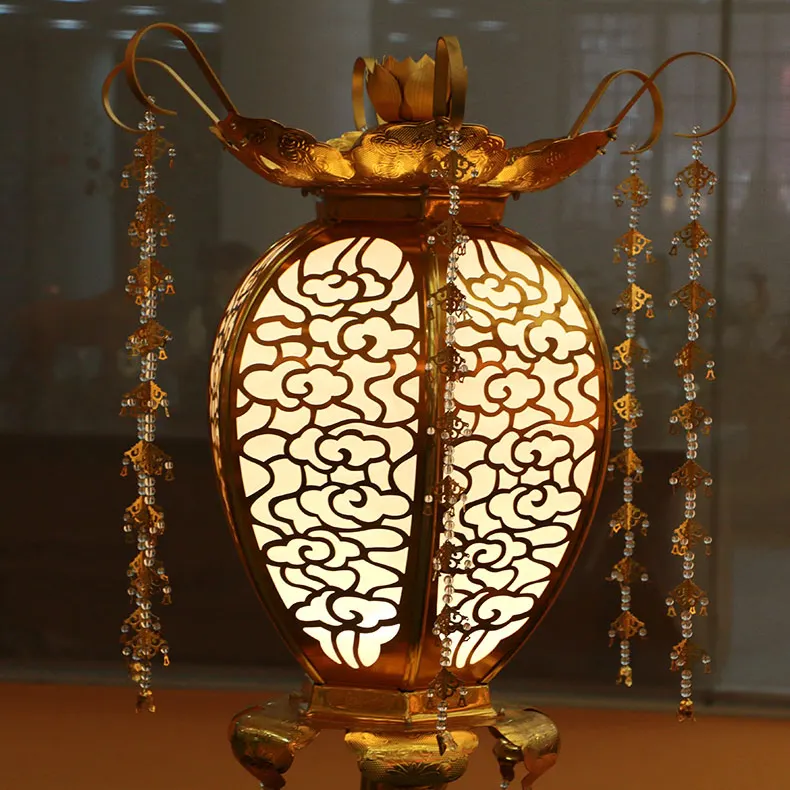 Sanmantuo Lampu Lotus Lentera Jepang LED, Ornamen Dekorasi Rumah Budha Berlapis Emas Yingluo