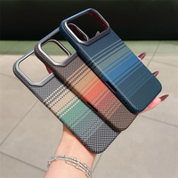 Étui rigide PC tout compris magnétique de haute qualité en relief adapté à l'étui de téléphone IPhone16pro Max17 Style 14/15 Ins