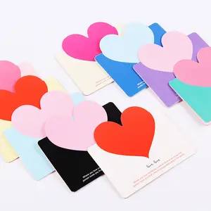 Tarjetas de felicitación surtidas de corazones de amor de san valentín coloridas a granel