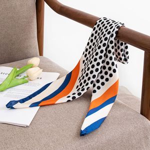 Bufanda de Poliéster con Estampado Floral Elegante y de Lujo al por Mayor para Mujer, Personalizable, Suave, Cuadrada, Multifuncional, Moderna, para Oficina - Product Image 4