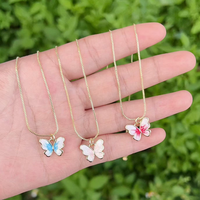 CH-LAP2067 Mini pendentif fleur émaillée en cuivre plaqué or, composant de collier DIY avec petite incrustation de perles, vente en gros