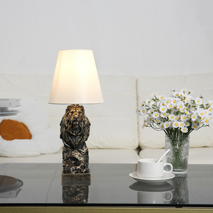 Lampadaires design pour animaux Lampes de table LED Lion en résine Lampes de chevet Chambre à coucher Lampe sur pied Living Rooml Creative Black Gold Lion - Product Image 5