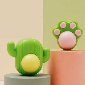 ของเล่นแมวติดผนังแคทนิปส่งไว รูปทรงอุ้งเท้าพร้อมของเล่นเคี้ยวรูปกระบองเพชรสีชมพูน่ารัก ช่วยทำความสะอาดฟัน ของเล่นกัดสำหรับแมว - Product Image 2