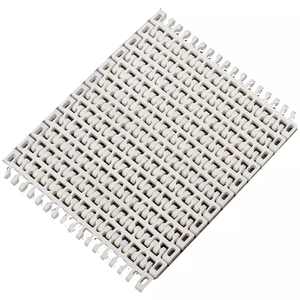 Bande transporteuse modulaire inclinée en polyuréthane blanc avec taquet - Product Image 1