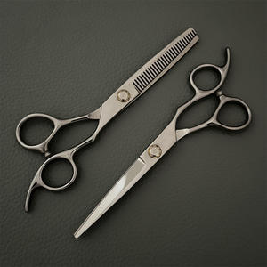 กรรไกรตัดผม ZC ขนาด 6 นิ้ว สแตนเลสสตีล สำหรับคนถนัดขวา ใบมีดมาตรฐาน สำหรับมืออาชีพ - Product Image 3