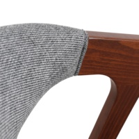 Vente en gros chaise en bois nordique en tissu/cuir avec accoudoir chaise de salle à manger design moderne et simple