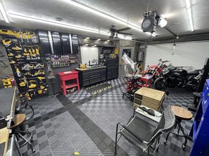 <b>Plastic</b> Wear Resistant Noise Reducing Interlocking Garage Floor System with Graphic Design for Residential and Commercial Use - Product Image 4