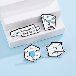 Creatief Metaal Ambachten Broche Sieraden Met Chemische Vergelijkingen Moleculaire Structuur Diagrammen Voor Wetenschappelijk Onderzoek - Product Image 1