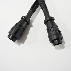 Maßgefertigter Anhänger-Lichtkabelbaum DT 4-Pin 12-Pin Anschlussblock Kabelbaum - Product Image 3