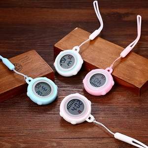 의료 브로치 시계 시계 사용자 정의 로고 의사 선물 도매 다채로운 젤리 글로우 다크 고무 디지털 간호사 시계 남여 공용 패션 - Product Image 3