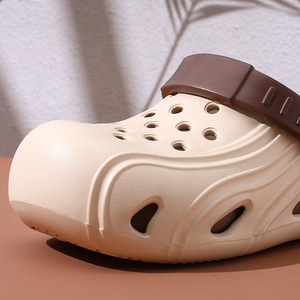 White Green <b>Clogs</b> With Thick Sole Non Slip Breathable Outdoor Sandals For Men Women Summer Wear - Product Image 3