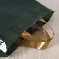 Vente en gros de sacs fourre-tout en plastique imprimés de haute qualité de marque personnalisés, imprimés pour cadeau de vêtement