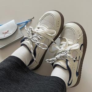 Zapatillas Blancas de Mujer de Diseño de Alta Calidad con Suela Gruesa, Parte Superior de Malla, Entresuela de Lujo, Forro Transpirable, Diseño Único y Versátil - Product Image 1