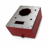 Boîtier d'instrument en aluminium usiné sur mesure par CNC avec corps anodisé rouge et couvercle supérieur argenté sablé pour usage en laboratoire