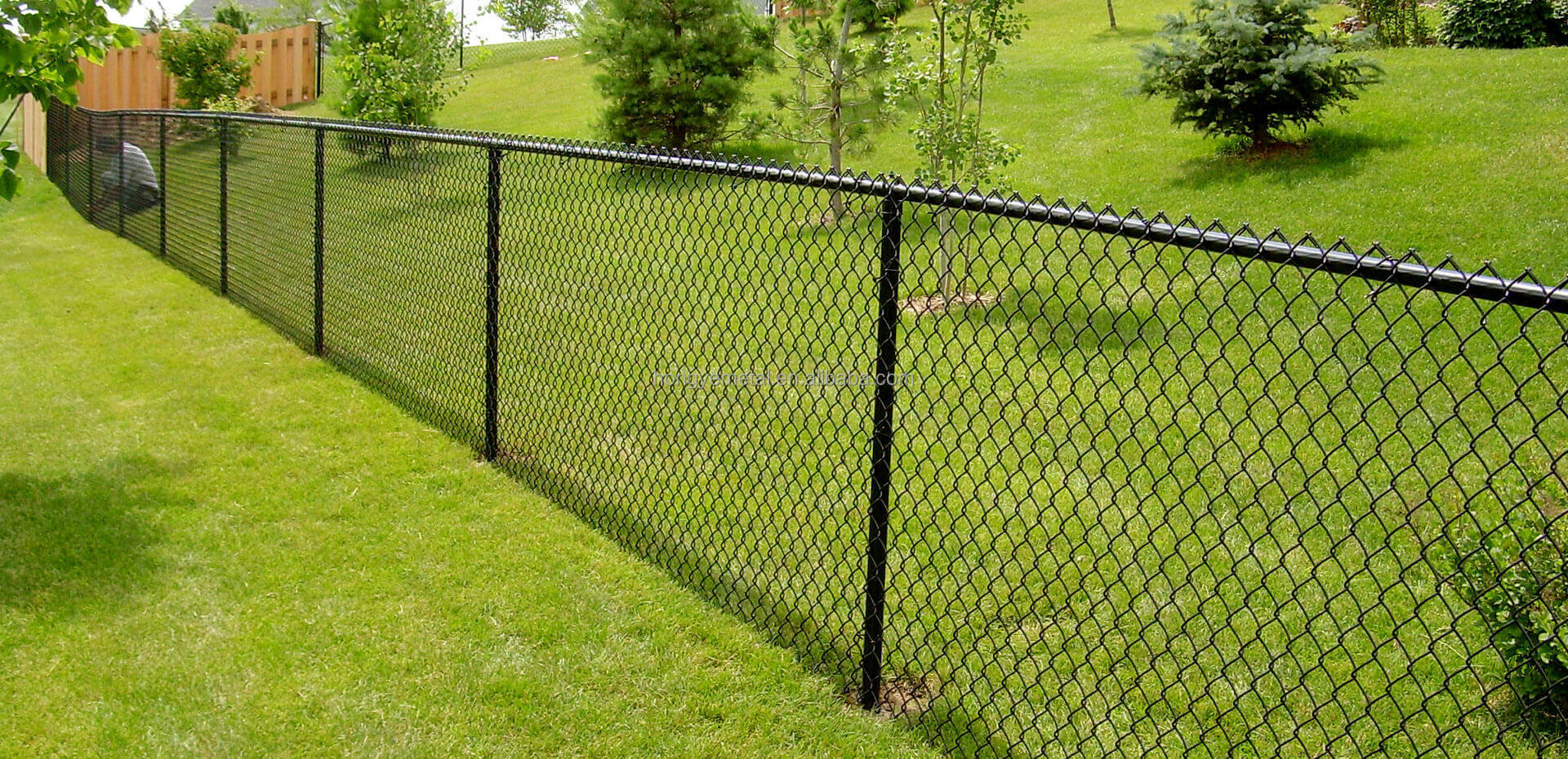 Cyclone Barbed Wire 40x40mm Chain Link Mesh Fencing 2.8mm Extension Arms Pvc Coated