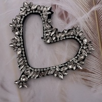 En gros 3D Creux Coeur Tissu Patch Accessoires À La Main Perlé Strass Résine Matériel pour Vêtements BRICOLAGE Fournitures