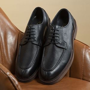 Zapatos de Cuero para Hombre - Brogues Modernos Impermeables y con Aumento de Altura, Zapatos Formales y Casuales Británicos con Cordones y Punta Redonda - Product Image 6