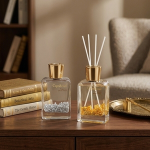 Lüks Ev Kokusu Altın ve Gümüş Folyo Esansiyel Yağlar Koku Giderici Çubuklu Organik Difüzör Aroma Hediye Seti Ev Hava Ferahlatıcısı - Product Image 1