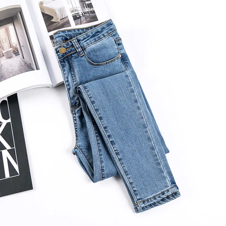 Venta al por mayor caliente para la primavera y el verano slim fit pantalones de mezclilla mujer jeans fábrica de diseño personalizado