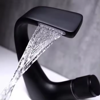 Robinet de salle de bain monotrou en laiton à poser sur comptoir, robinet cascade pour lavabo, valve en céramique, eau chaude et froide